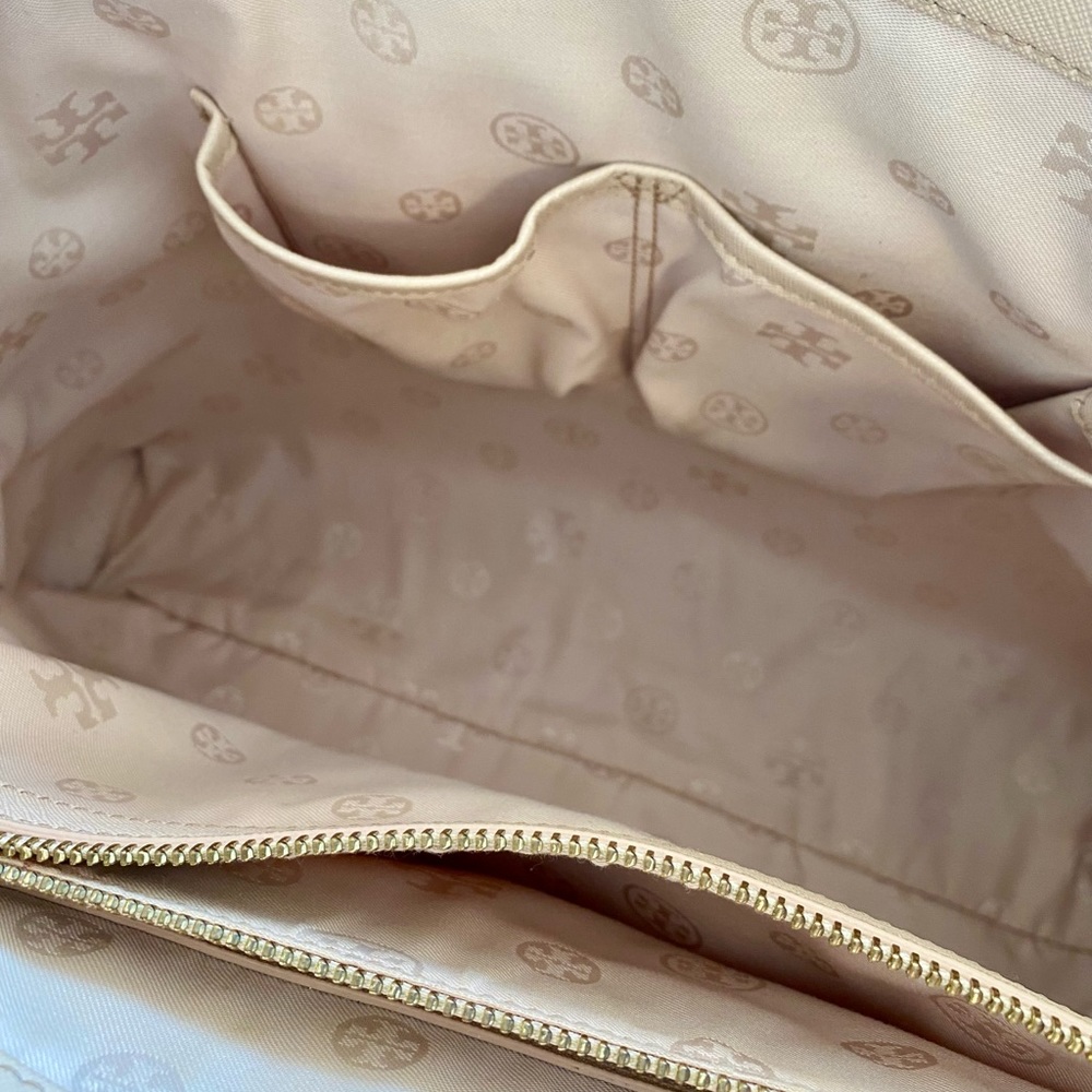 Tory Burch Robinson East to West Tote - Picture 9 of 11